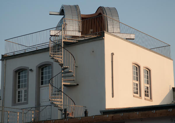 Projekt: Erneuerung der Spaltschieber der Sternwartenkuppel der Volkssternwarte Papenburg Sternwarte e.V.